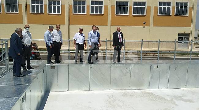 Portatif yüzme havuzu inşaatını incelediler