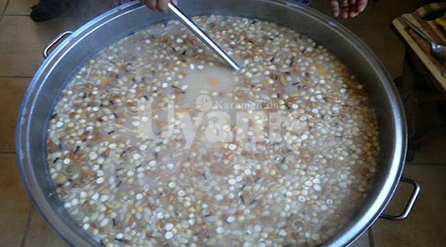 Aşure Kazanları Bu Yıl Daha Pahalıya Kaynamaya Başladı
