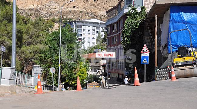 Ermenek'te Doğalgaz Hattı Geçirilirken Bozulan Yollar Onarılıyor