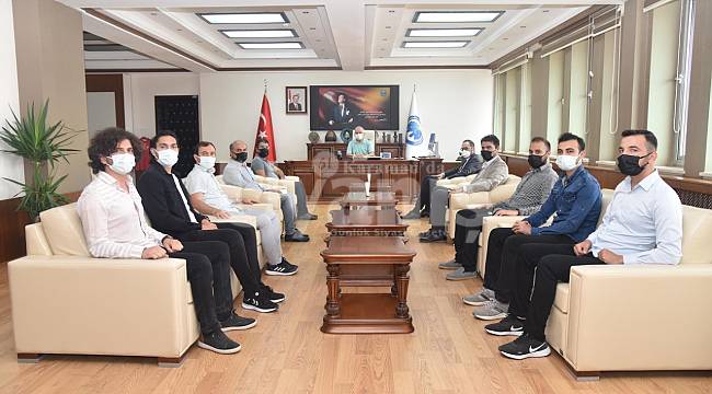 Rektör Namık Ak, Teknofest Ekibini Makamında Kabul Etti
