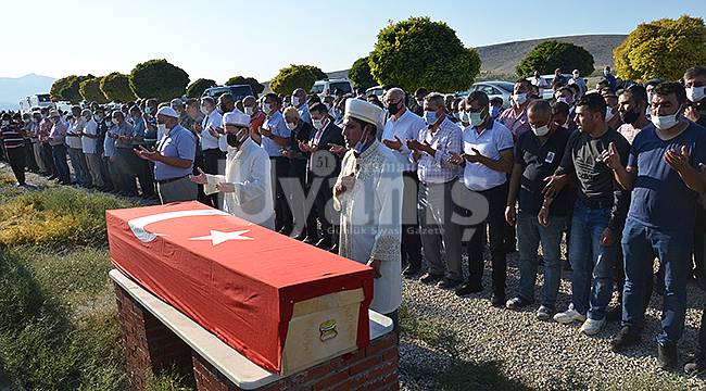 Trafik kazasında hayatını kaybeden sözleşmeli er toprağa verildi