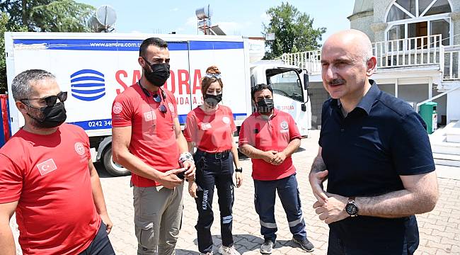 Ulaştırma Bakanı Karaismailoğlu, Karaman UMKE Ekibini Ziyaret Etti