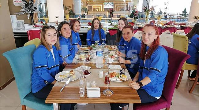 Hentbolcu Kızlar Bolu Deplasmanına Hazırlanıyor