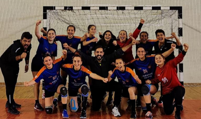 Hentbolcu Kızlar İstanbul'da İstediği Galibiyete Çok Kolay Ulaştı