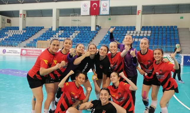 Hentbolcu Kızlar şeytanın bacağını bu haftada kıramadı