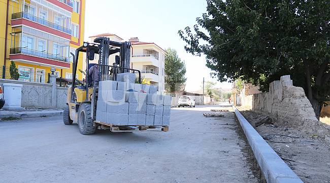 Kaldırım çalışmaları Larende Mahallesi’nde