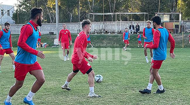 Karaman Belediyespor kendi evinde Hendek Spor'u ağırlayacak