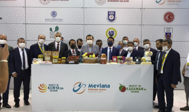 Karaman elması, mısır kavurgası ve ekşi kara üzüm YÖREX'te tanıtıldı