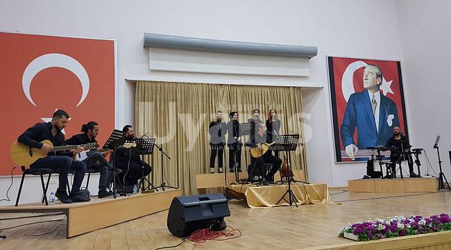 Öğrencilerin ruhunu müzikle dinlendirdiler