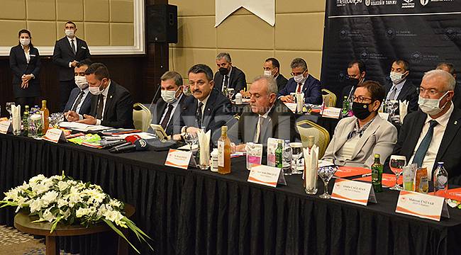 Tarım ve Orman Bakanı Bekir Pakdemirli, sektör temsilcileriyle buluştu