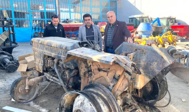 Traktörü Yanan Çiftçinin Zararı 50 Bin Lirayı Buldu