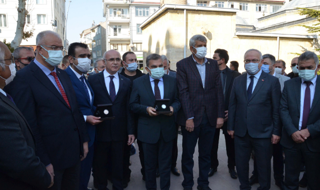 Bozkır: Bin Koleksiyoner Yunus Emre Hatıra Parasını Almak İçin Sırada Bekliyor