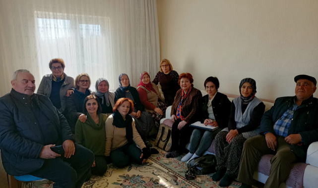 CHP'li kadınlar sahaya indi. Üye çalışmalarına hız verdi