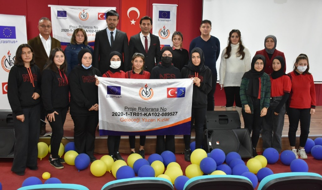 "Geleceği Yazan Kızlar" Avrupa'ya Açılıyor