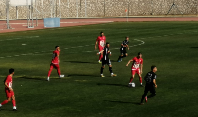 Karaman Belediyespor Sahasında Hopaspor'a Boyun Eğdi