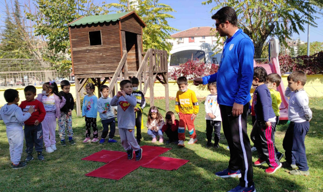 Karaman'da Geleceğin Sporcuları Atletizmle Buluşuyor