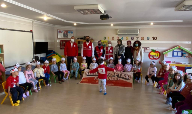 Kızılay Miniklerin Kalbine Girdi