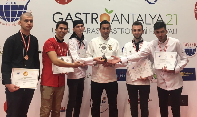 KMÜ, Uluslararası Gastronomi Festivalinden Madalyalar ve Kupa İle Döndü