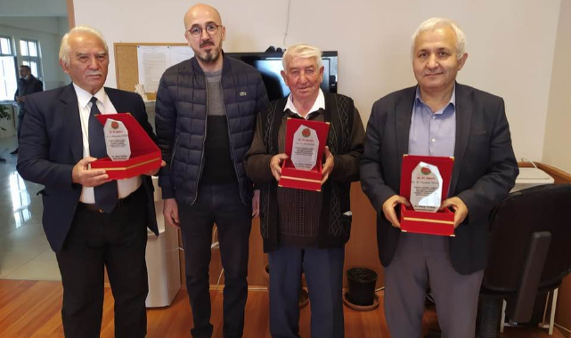 Meslekte 48, 34 ve 29. Yıllarını dolduran avukatlara plaket