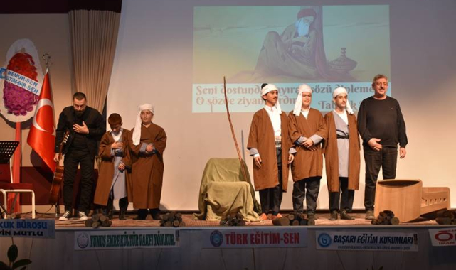  “Üç Kapı Bir Yunus” İsimli Tiyatro Oyunu Sahnelendi