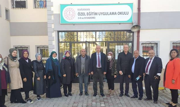 AK Parti Teşkilatı engellilerle bir araya geldi