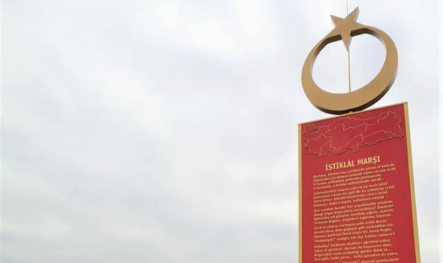 Akif'in Ölüm Yıldönümünde Karaman'a Dev İstiklal Marşı Anıtı Dikildi