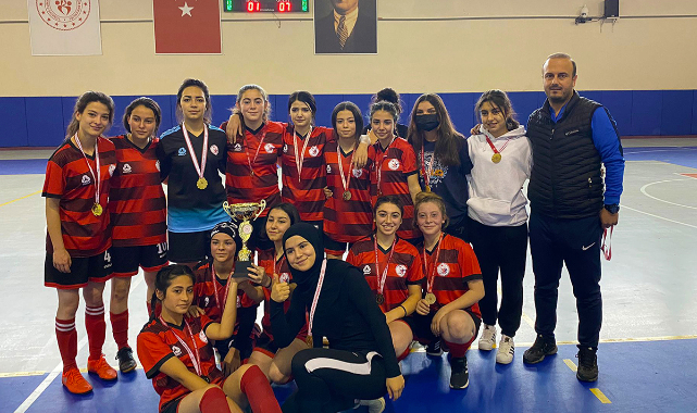 Futsalda Şampiyon Hakkı Teke Spor Lisesi