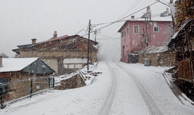 Karaman'a Yağmur İlçelere Kar Yağdı