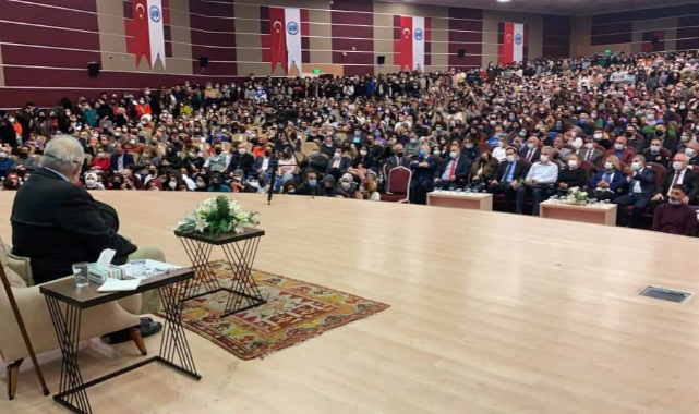 Karaman'da İlber Ortaylı Sevgisi Salona Sığmadı