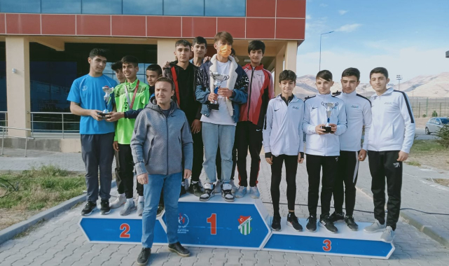 Karamanlı Atletler Bu Kez Niğde'de Parladı