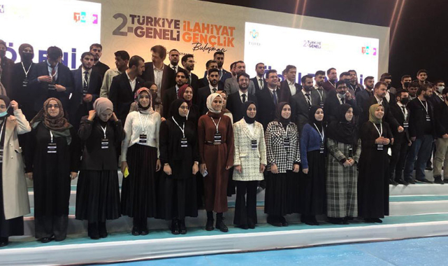 KMÜ öğrencileri ‘İlahiyat Gençlik Buluşması’na katıldı