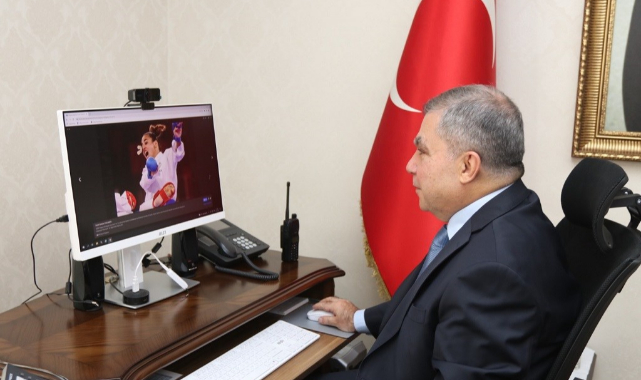 Vali Işık AA'nın "Yılın Fotoğrafları" Oylamasına Katıldı