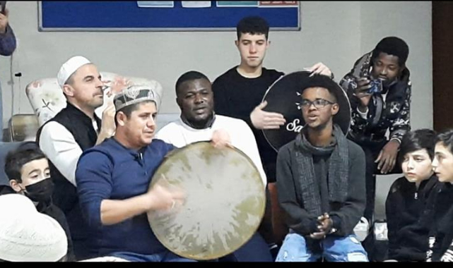 Afrikalı Üniversite Öğrencileri Kuran Kursu Öğrencileriyle Tanıştı