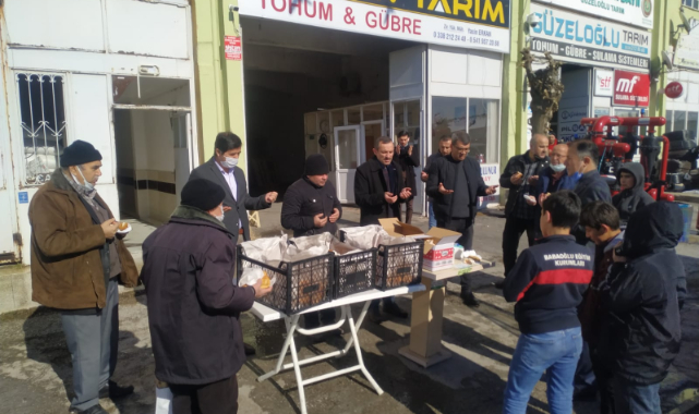 Cafer Binici ruhuna pişi ve helva dağıtıldı