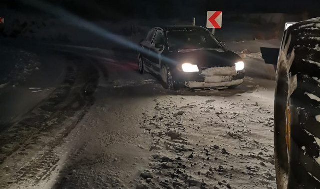 Ekiplerin Karla Mücadelesi Sürüyor
