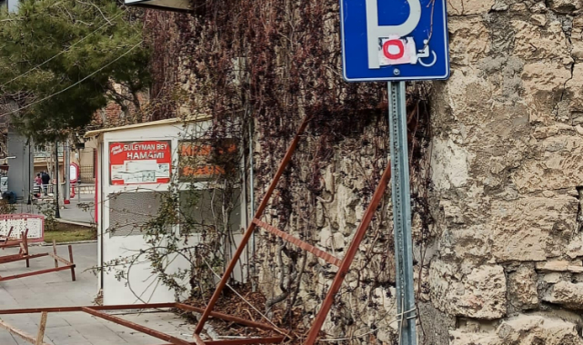 İhalesi 2 yıl önce yapılan tarihi Süleymanbey Hamamı'nda restorasyon çalışmaları nihayet başlıyor mu?