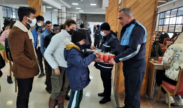 Karaman Belediyesi'nden yolculara çorba ikramı