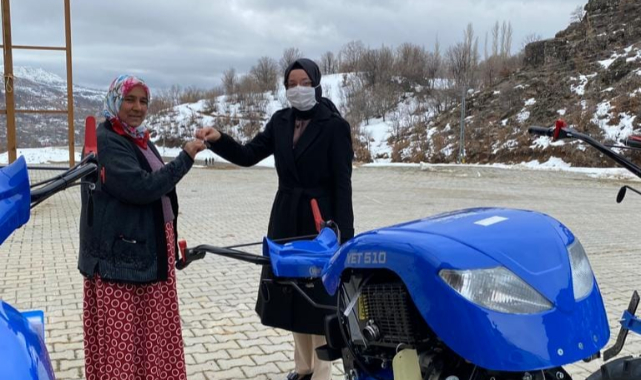 Sarıvelilerli Çiftçilere Tarımsal Ekipman Desteği