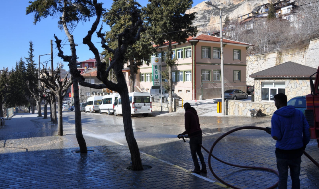 Ermenek Caddeleri Çamur ve Kirden Arındırıldı