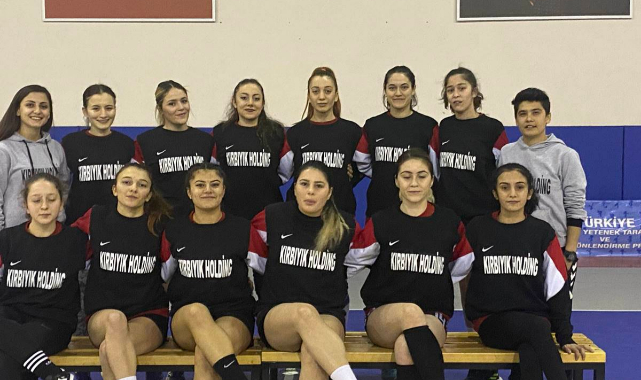 Hentbolcu Kızlarımız Galibiyeti Kıl Payı Kaçırdı