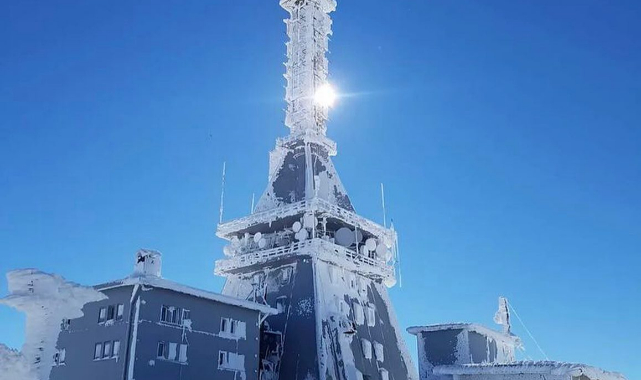 Karadağ TRT Verici İstasyonu Buz Tuttu