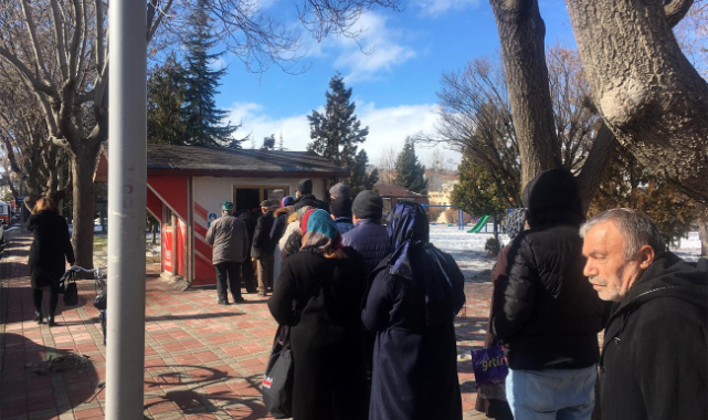 Karaman'da Ekmek Kuyrukları Uzamaya Devam Ediyor 