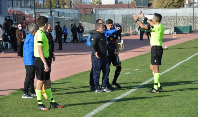 Skandal Hakem Karaman Belediyespor - Elazığspor Maçına Atandı!