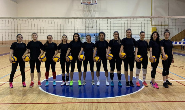 Voleybolcular, Lideri Ağırlıyor