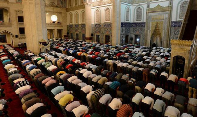 2 Yıl Aradan Sonra Camilerde Teravih Namazı yeniden başlıyor