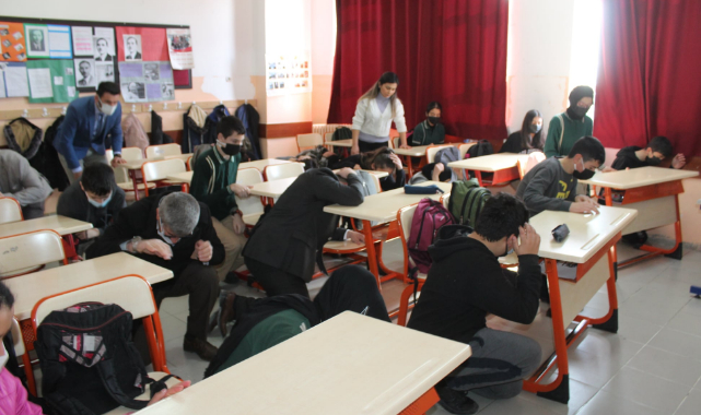 Deprem Anı Uygulaması ve Tahliye Tatbikatı gerçekleştirildi