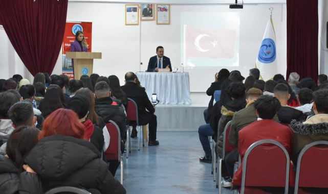 Gençler Kariyer Günlerinde Milletvekili Eser İle Buluştu
