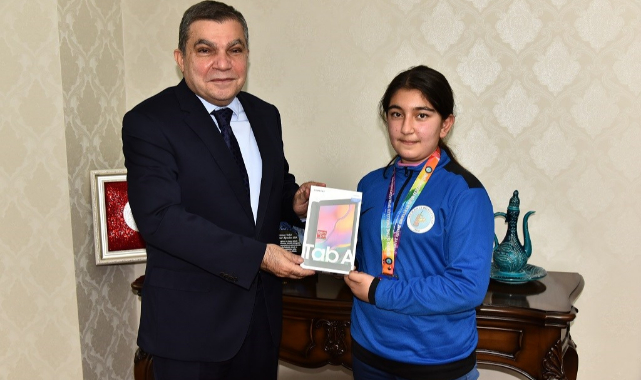 İşitme Engelli Sporcumuzdan Altın Başarı