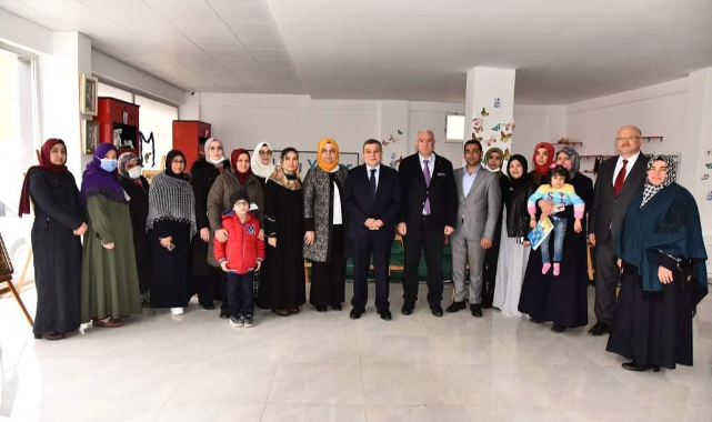 "Sanatla Terapi" Projesinin Ürünleri Sergilendi
