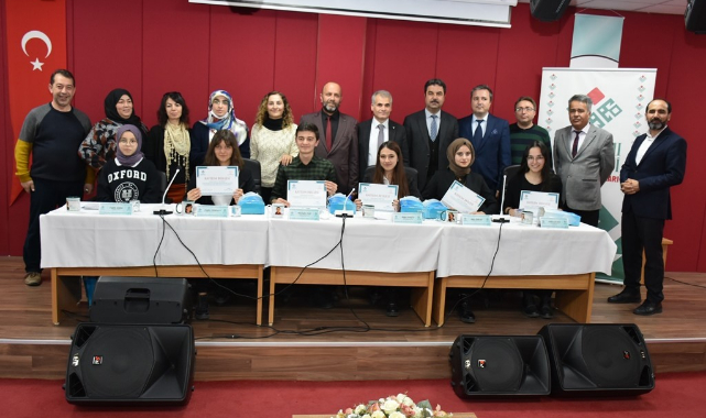 Karaman Anadolu Mektebi Öğrencileri, "Bozkırın Bilgesi Cengiz Aytmatov'u" ve Eserlerini Anlattı